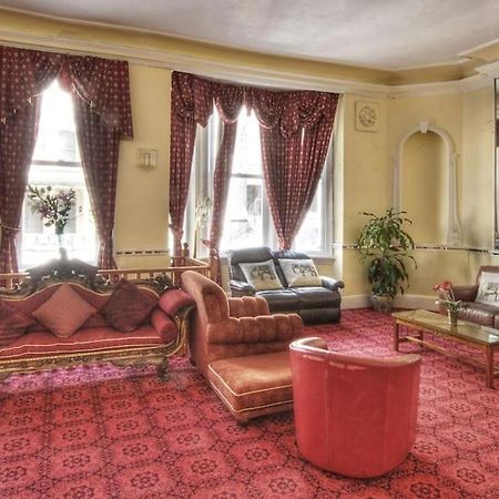 Oyo Diamond Hotel Eastbourne Bagian luar foto